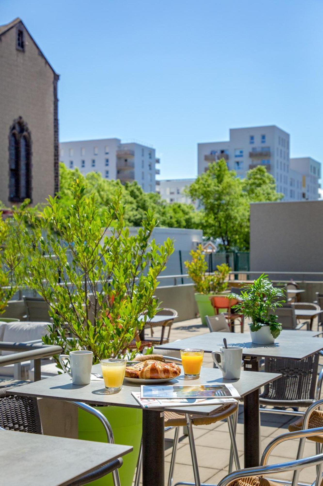 Hotel Campanile Ferrand Centre 3*